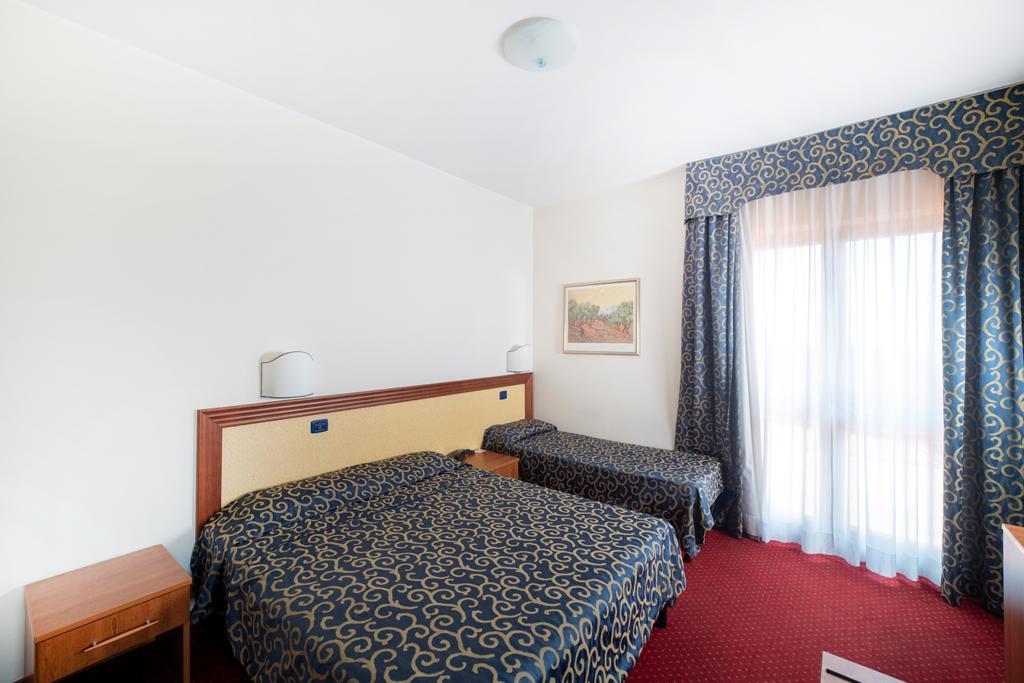 Hotel Italia & Lombardi Монтефьясконе Экстерьер фото